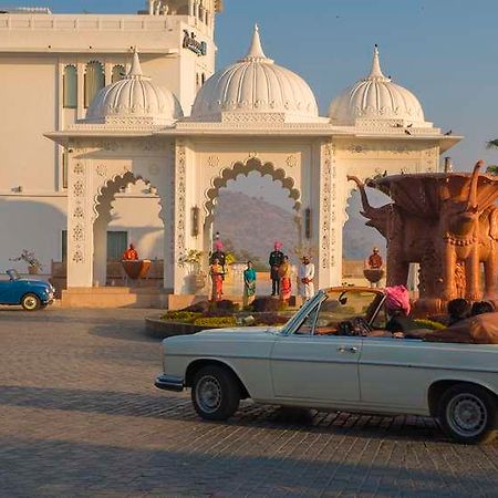 Radisson Blu Udaipur Palace Resort & Spa Esterno foto