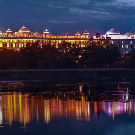 Radisson Blu Udaipur Palace Resort & Spa Esterno foto