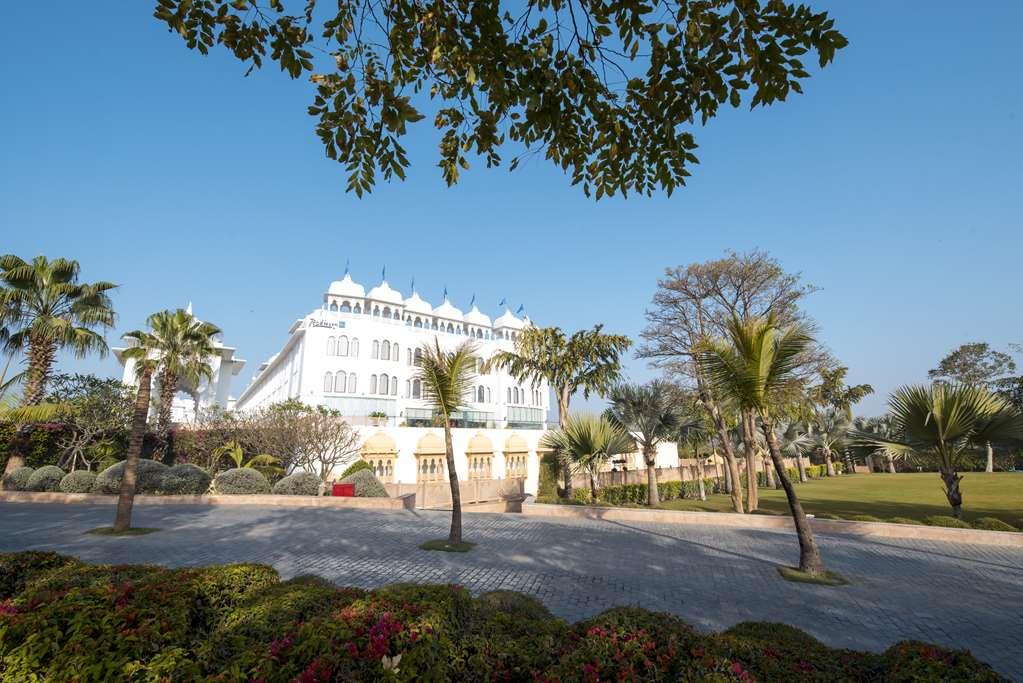 Radisson Blu Udaipur Palace Resort & Spa Esterno foto