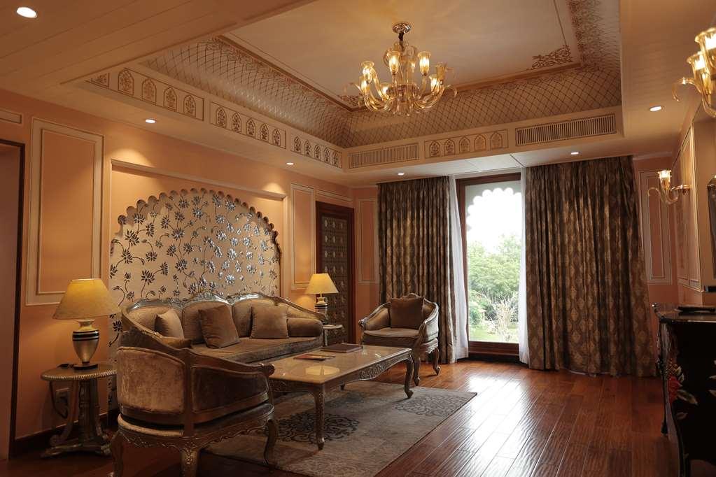 Radisson Blu Udaipur Palace Resort & Spa Camera foto