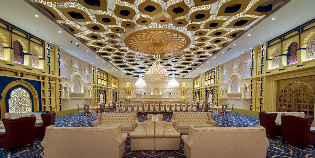Radisson Blu Udaipur Palace Resort & Spa Servizi foto