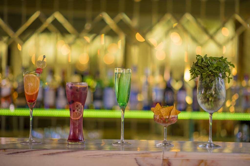 Radisson Blu Udaipur Palace Resort & Spa Ristorante foto